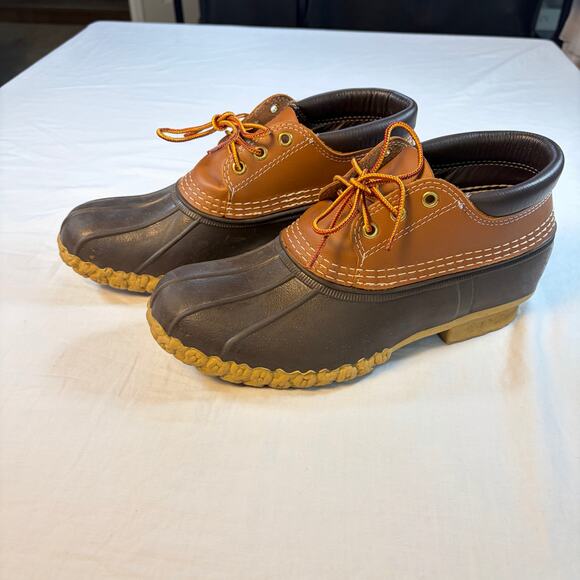LL Bean Mens Gumshoe Bean boots. Size 7. Brown, ankle height, laced. outdoors main image 5